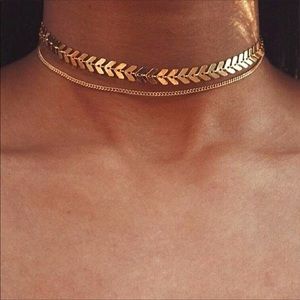 4 for $25✨HP✨Chevron Gold Choker Necklace